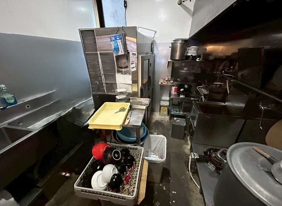 【大阪市東成区】【今里駅1分】広告いらずで回る立地。 “即営業”できる千日前通り沿い1階居抜き物件（15坪）造作譲渡金200万円値下げ