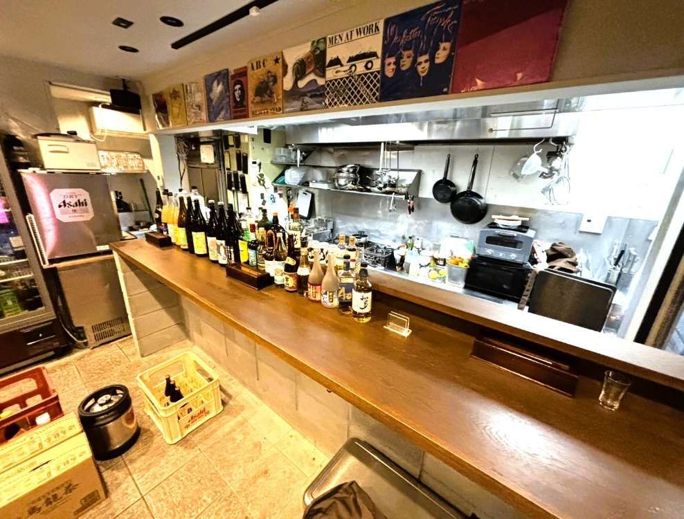 【大阪市淀川区】十三西口出てすぐ！/飲食路面店舗/2階はロースター完備/営業開始1年未満のため内装美麗/即営業可能/約14坪