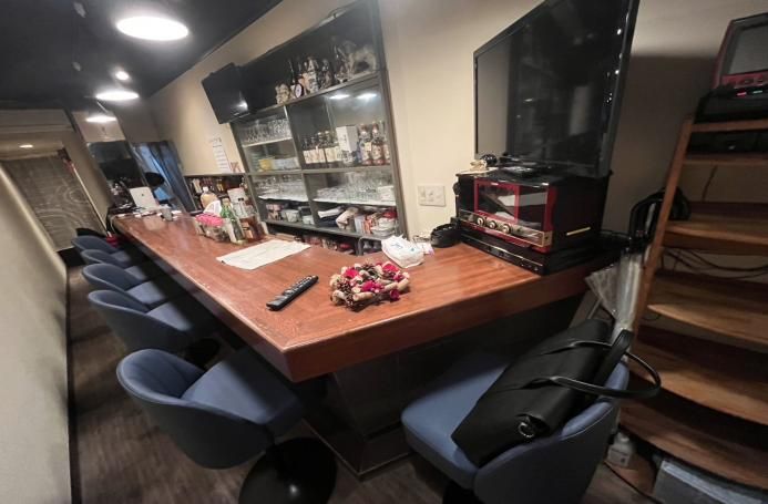 【新宿区】荒木町エリア／四谷三丁目駅徒歩３分／4番出口すぐ／BAR居抜き物件／約5坪