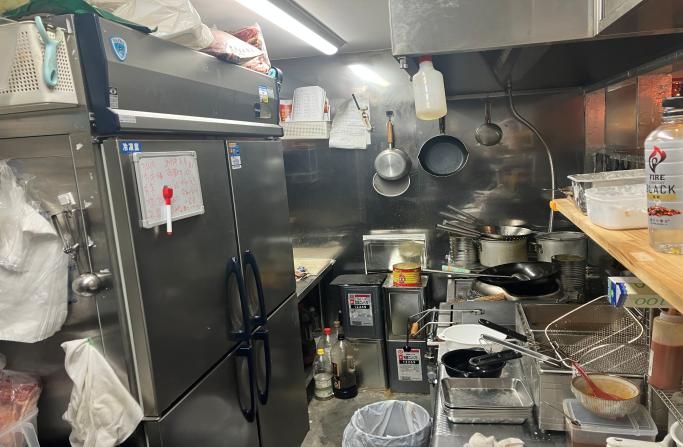 【江戸川区 居抜き物件】葛西駅徒歩1分／中華居酒屋居抜き16坪／駅前角地・看板多数で視認性◎／葛西飲食店居抜き／飲食店開業向け貸店舗