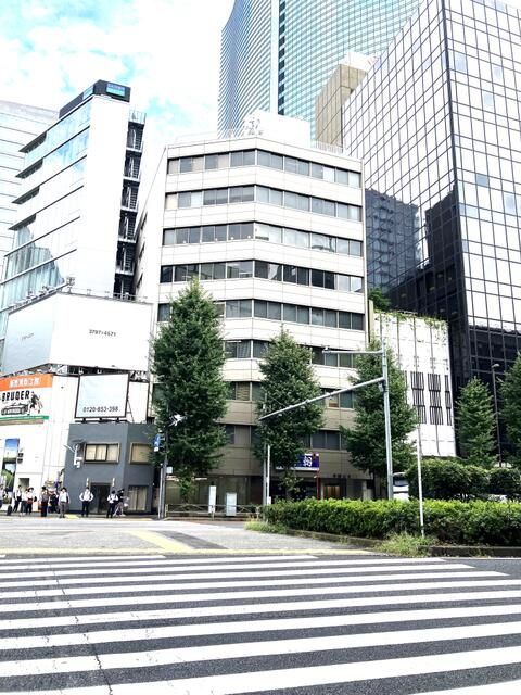 【港区新橋／駅徒歩1分】国道沿い1階路面・軽飲食可・設備充実店舗