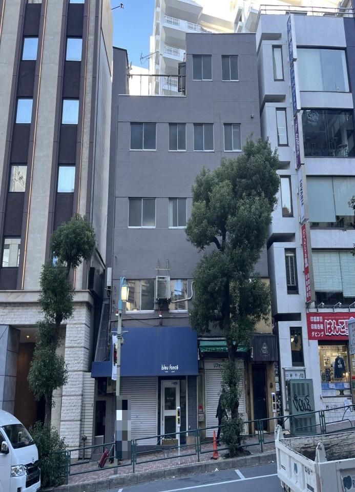 【目黒区｜目黒駅徒歩2分】山手線×南北線×三田線×東急目黒線／1日25万人規模利用ターミナル／5階約8.8坪スケルトン店舗／高単価小箱業態向け