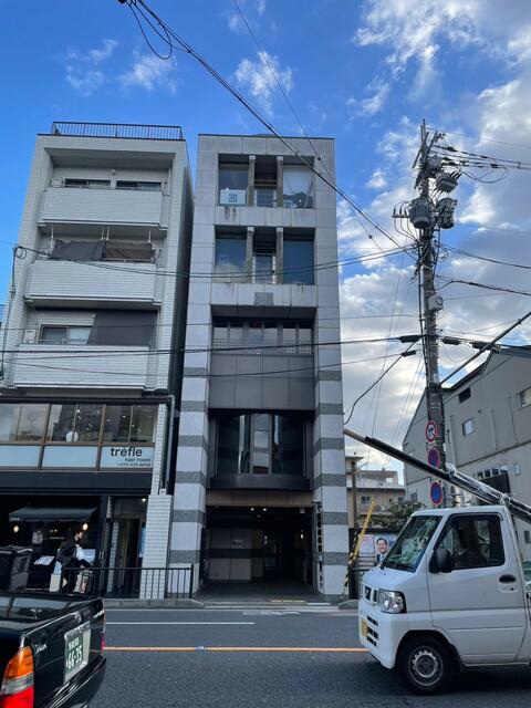 今出川駅徒歩1分！駅近で視認性と集客率◎24時間営業可能物件