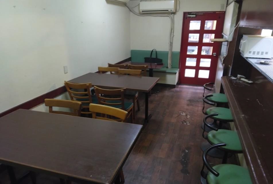 【足立区】北千住駅徒歩1分！小箱の多国籍料理店居抜き物件