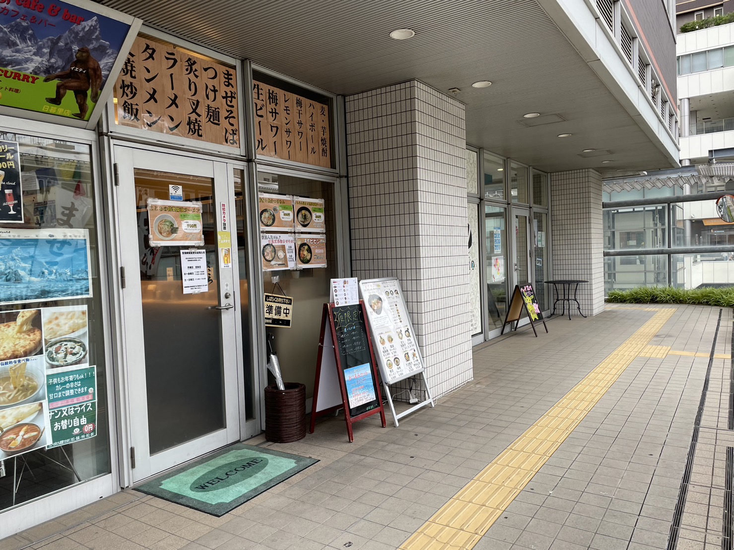 日暮里駅徒歩1分！駅デッキ直結♪ラーメン店居抜き店舗物件【荒川区】
