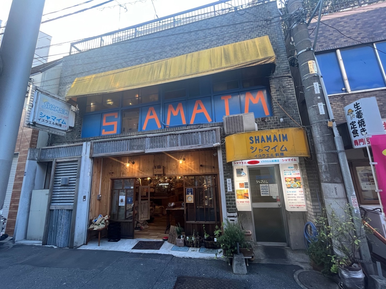 【練馬区】江古田駅徒歩1分！商店街沿いの多国籍料理店居抜き